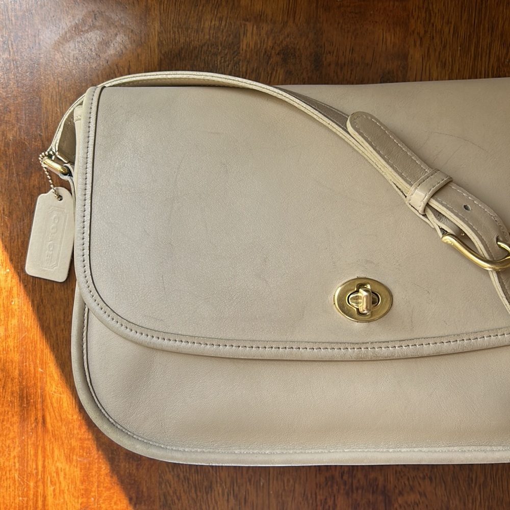 VINTAGE Coach City Bag in Bone Leather - Picture 7 of 16